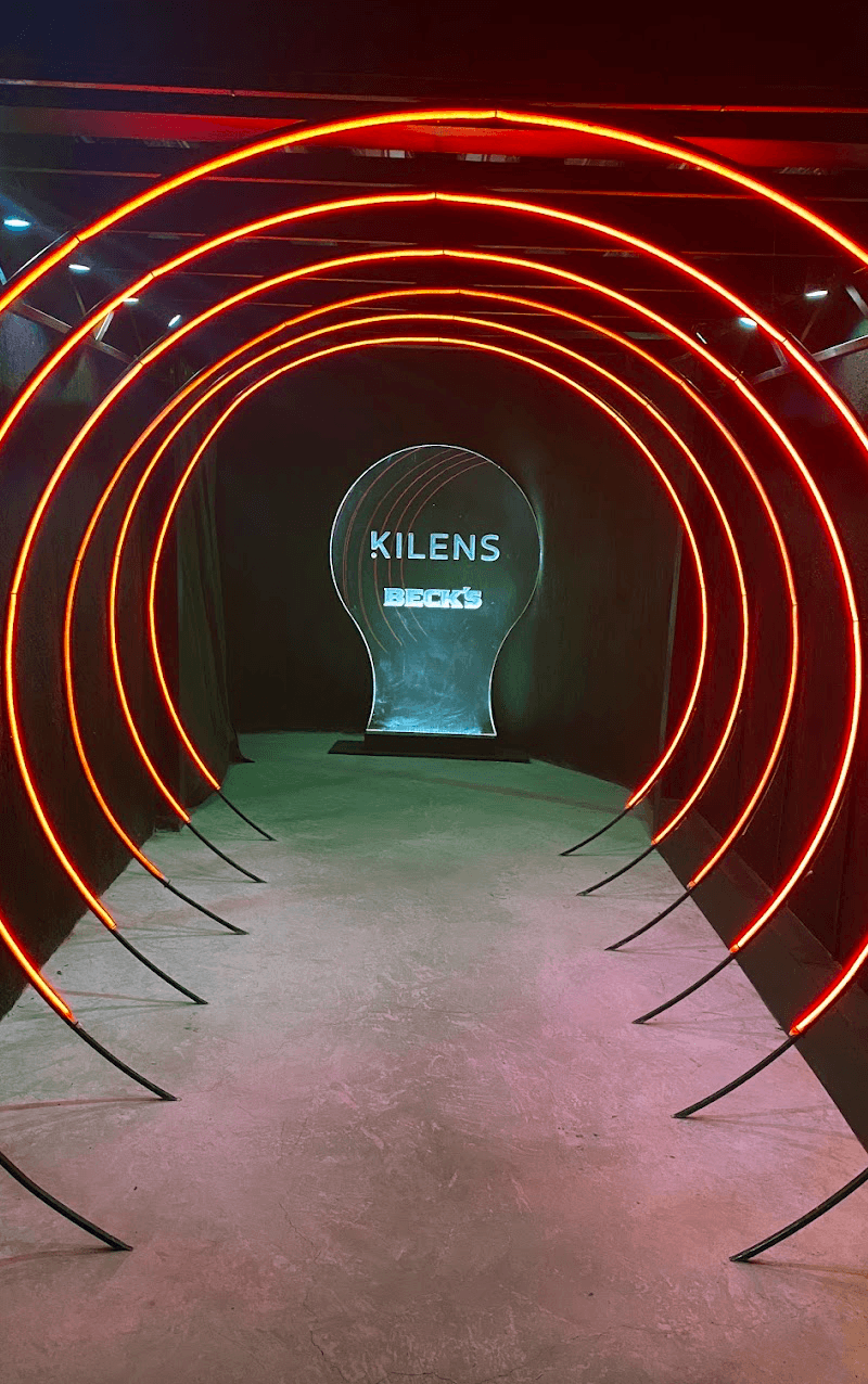 Drag performance at Kilens CDMX — resident queens on stage in Zona Rosa, Mexico City